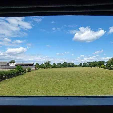 Feriehus River View *